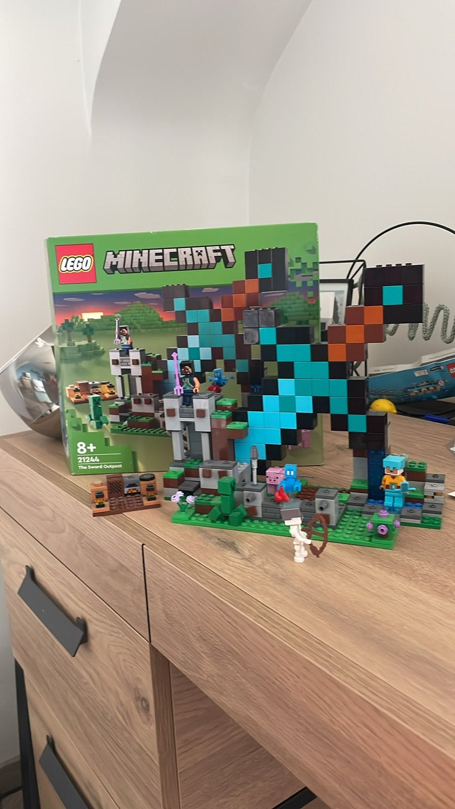 Lego 21244 The Sword Outpost, Ophalen, Zo goed als nieuw