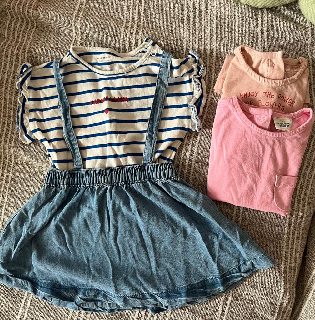 Lot 18 mois  Ensemble robe salopette+ 3 t shirt Vertbaudet, Enlèvement, Neuf, Taille 80