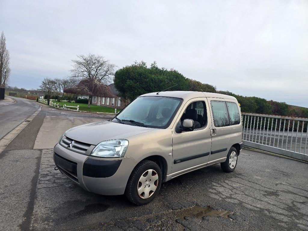 Citroën Berlingo Multispace 1.4i - 243 000km - 04/2003, Auto's, Citroën, Voorwielaandrijving, 4 deurs, 1360 cc, Bruin