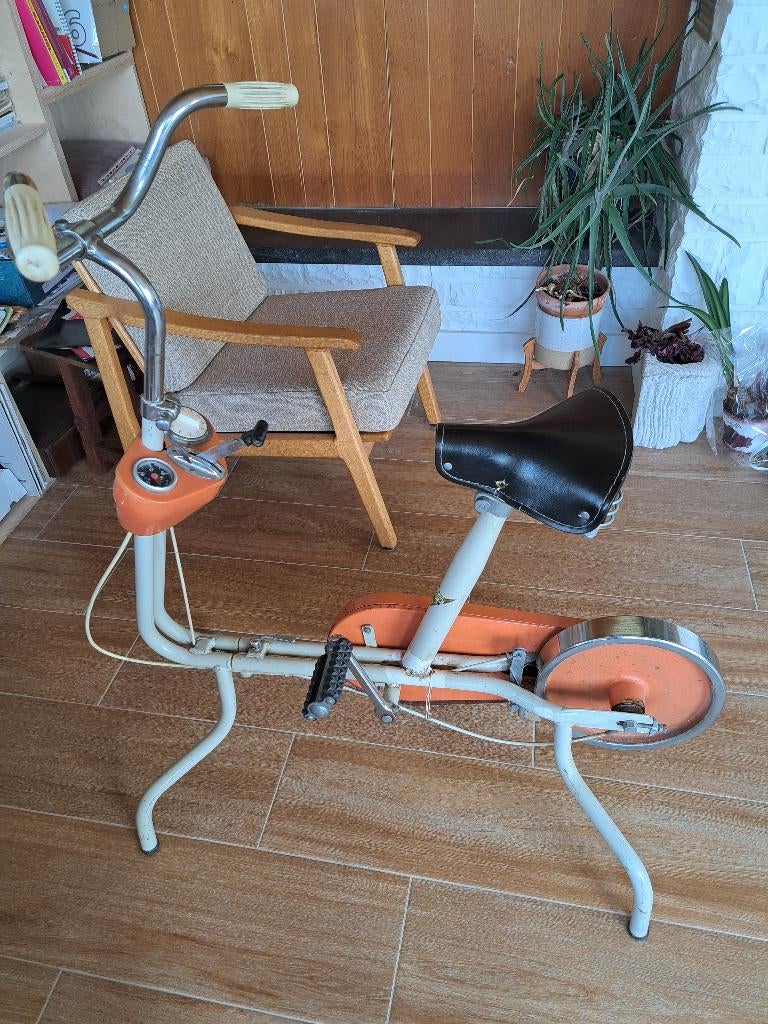 Vintage Hometrainer - Ugro Trainer, Sports & Fitness, Enlèvement, Utilisé, Métal, Vélo d'appartement