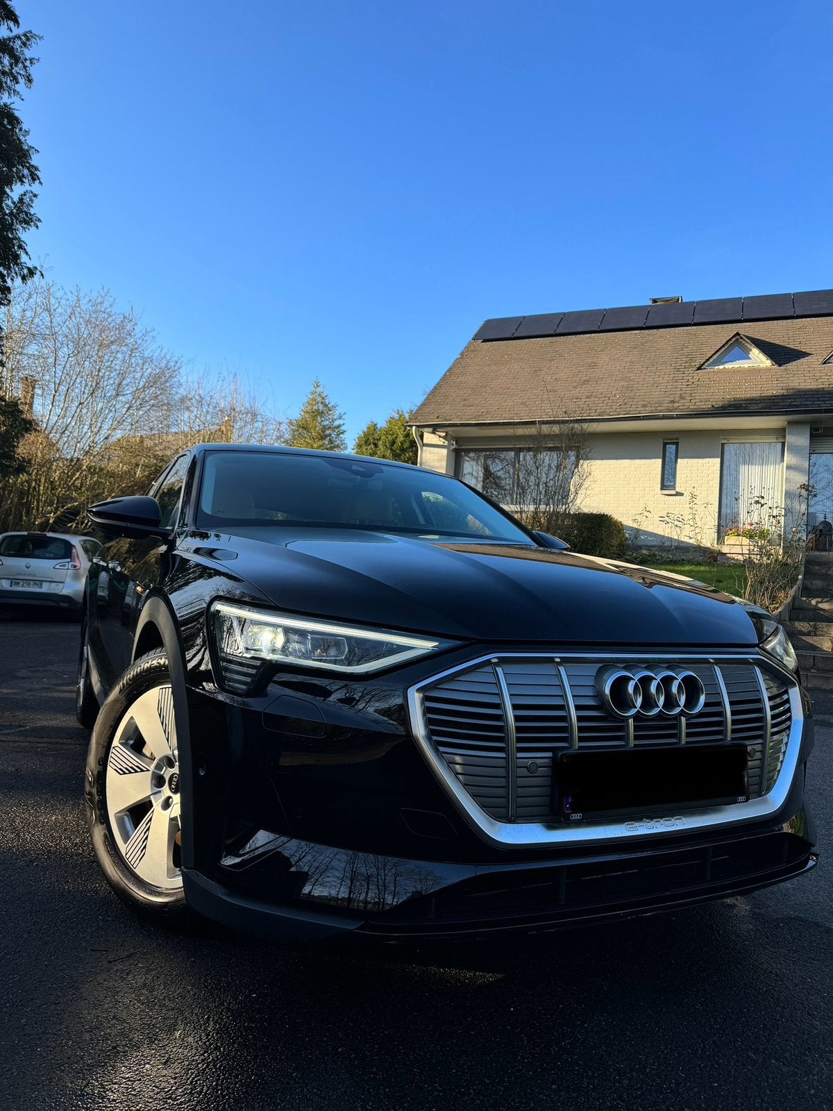 Audi  e-tron électrique, Autos, Cuir, Achat, Automatique, Particulier