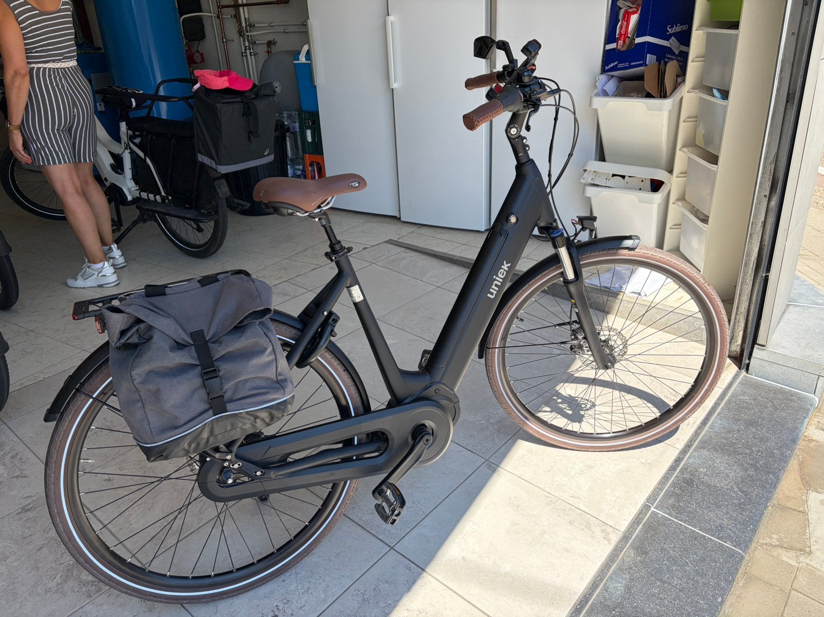Uniek eletrische fiets, Vélos & Vélomoteurs, Vélos électriques, Autres marques, 50 km par batterie ou plus, Comme neuf, 59 cm ou plus