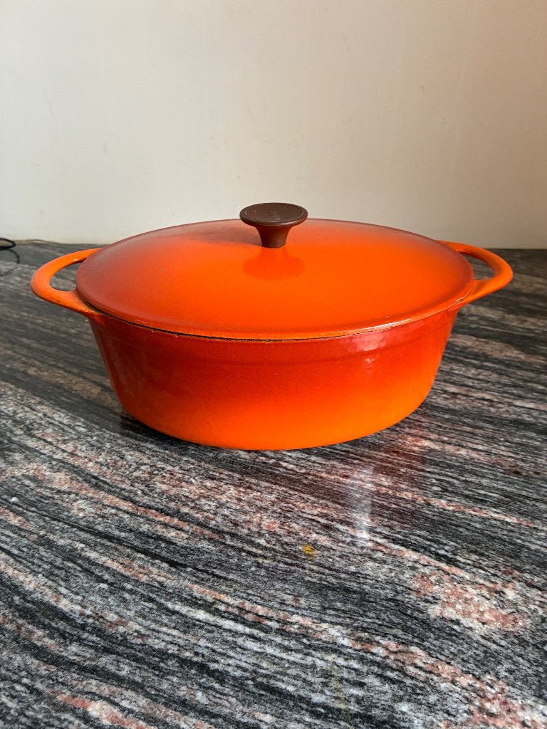 Cocotte ovale Cousances (Le Creuset) vintage n9 Orange, Enlèvement ou Envoi, Le Creuset, Utilisé, Cocotte