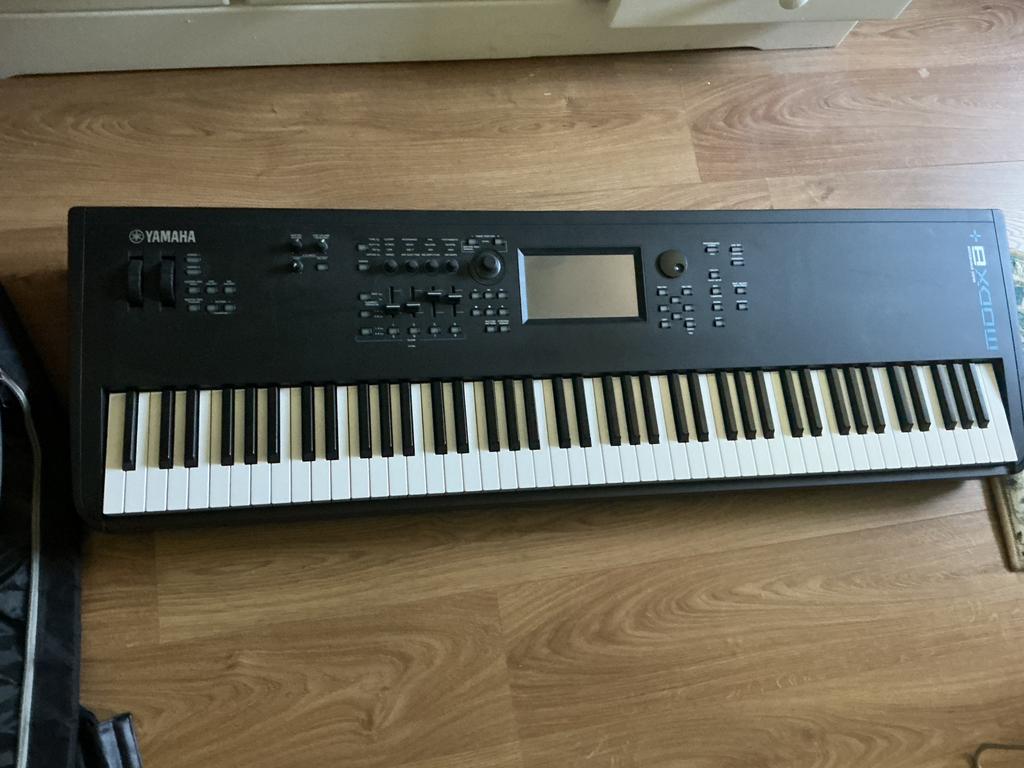 Yamaha modx8+, Muziek en Instrumenten, Ophalen, Zo goed als nieuw, 88 toetsen, Yamaha