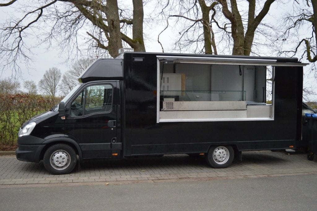 Foodtruck Iveco / Mercedes, Auto's, Automaat, Zwart, Overige bekleding, Diesel