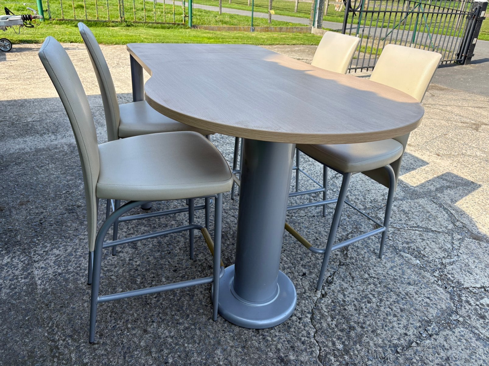 Tafel + 4 barstoelen, Huis en Inrichting, Ophalen, Gebruikt