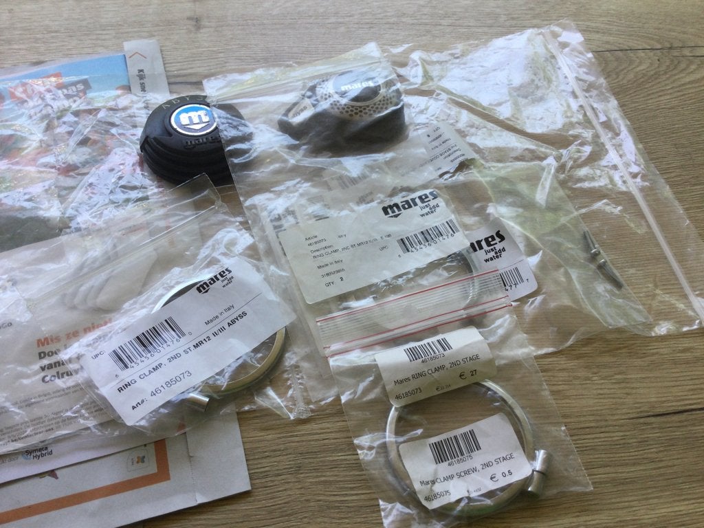 Mares Spare Parts : Abyss Cover + Clamp + Screw “ Nieuw “, Enlèvement ou Envoi, Neuf, Autres types