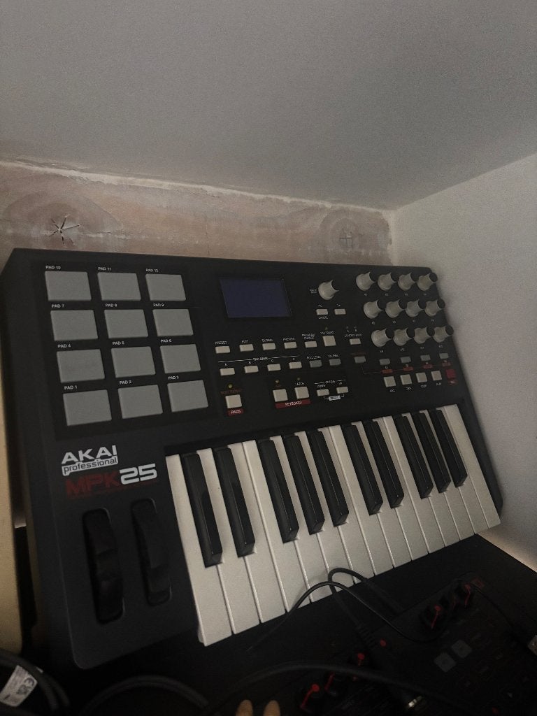 AKAI mpk25, Musique & Instruments, Enlèvement ou Envoi, Utilisé