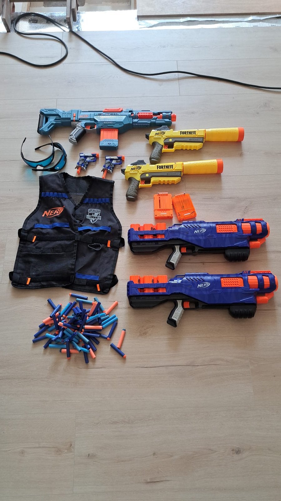 Set nerf pistolen, shotguns, met jasje en 2 brillen, Ophalen of Verzenden, Zo goed als nieuw