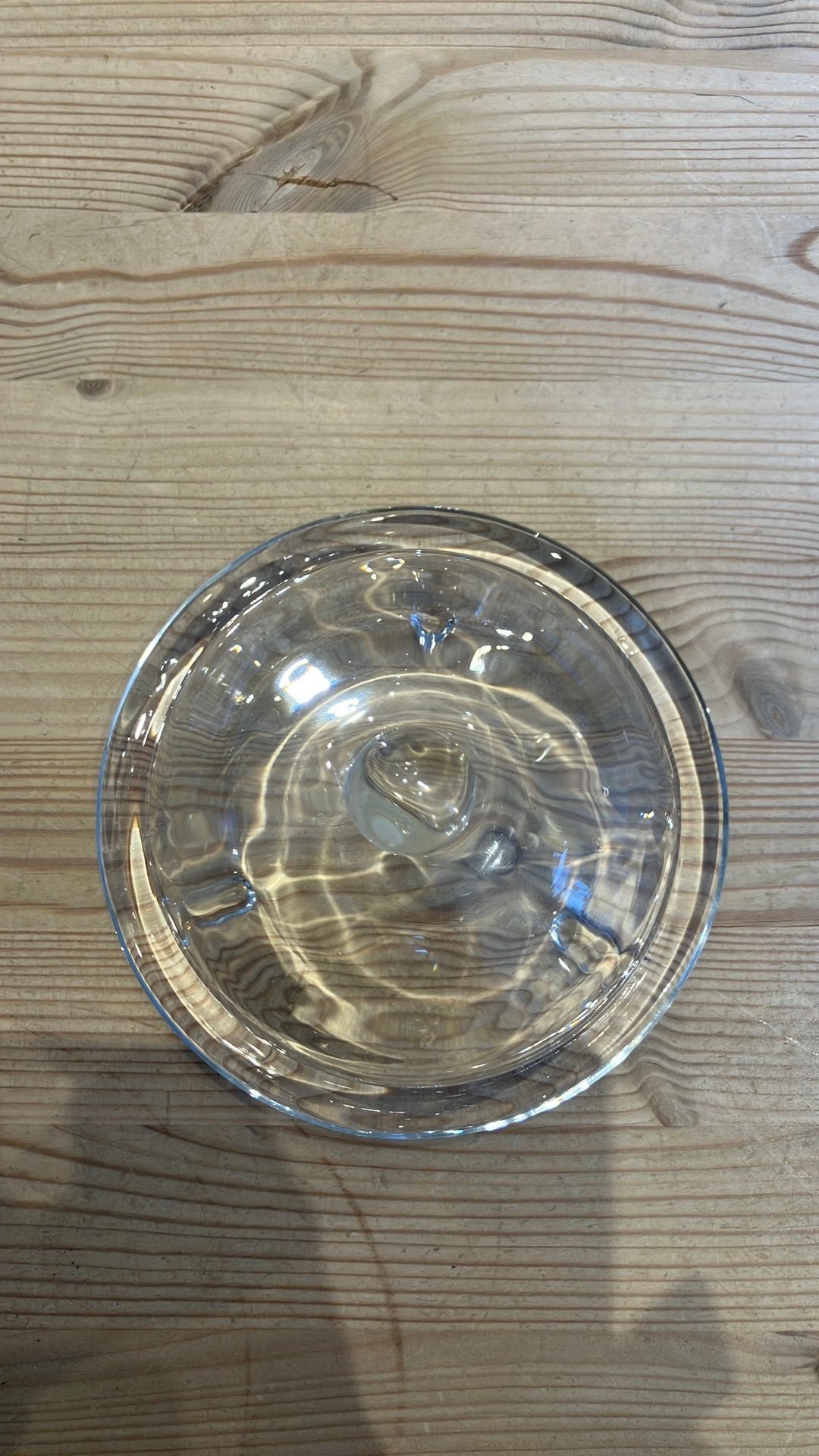 Cloche en verre avec bol, Enlèvement
