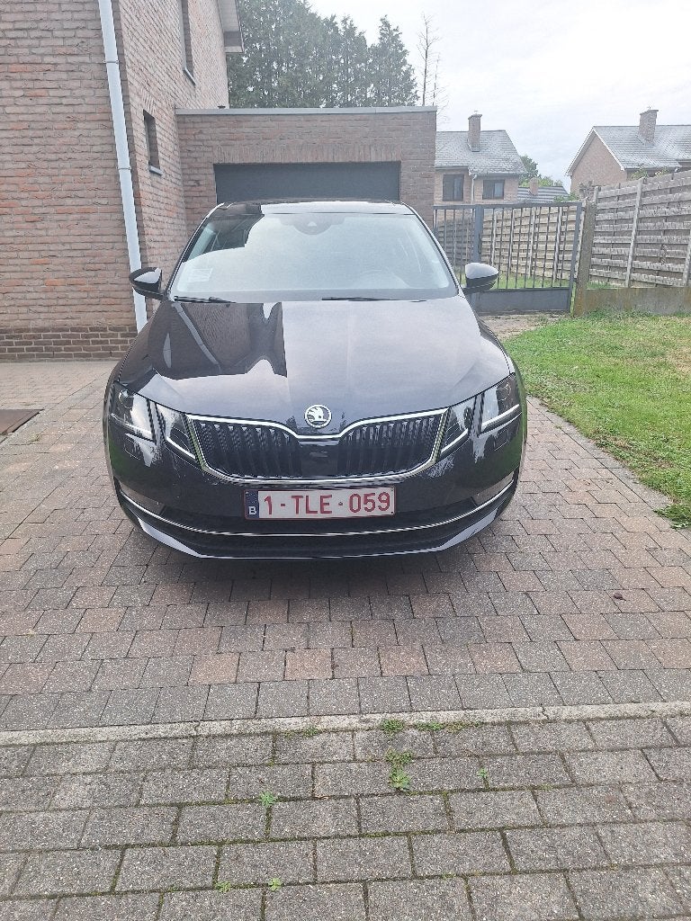 Skoda octavia, Auto's, Dealer onderhouden, 1600 cc, Zwart, Leder