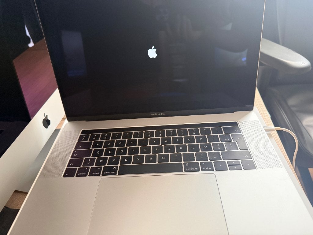 Macbook Pro 15 inch, Computers en Software, Ophalen, Gebruikt, 2 tot 3 Ghz, 15 inch