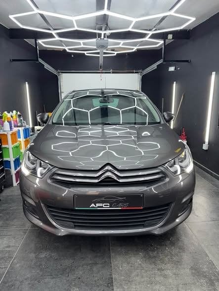 Citroën C4, Voorwielaandrijving, Stof, https://public.car-pass.be/vhr/bcf0c336-509b-4281-995d-c44d1121cbf2, 4 cilinders