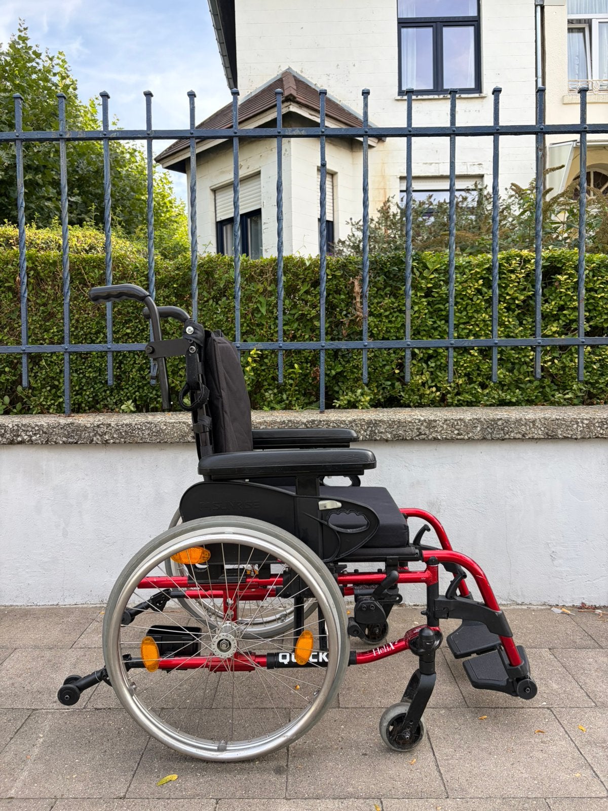Chaise roulante pliable Quickie etat neuf, Divers, Chaises roulantes, Enlèvement ou Envoi, Pliant, Comme neuf, Fauteuil roulant manuel