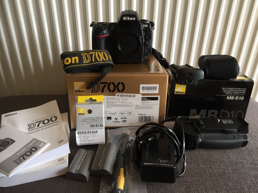 Nikon D700 + professionele lens & toebehoren, Ophalen, Zo goed als nieuw, Oplader, Nikon