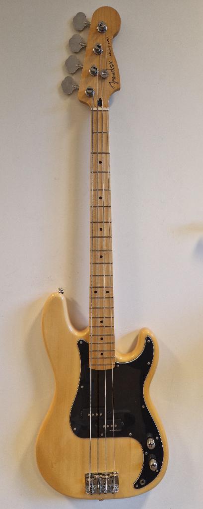 Fender Precision Bass, Ophalen, Zo goed als nieuw, Elektrisch