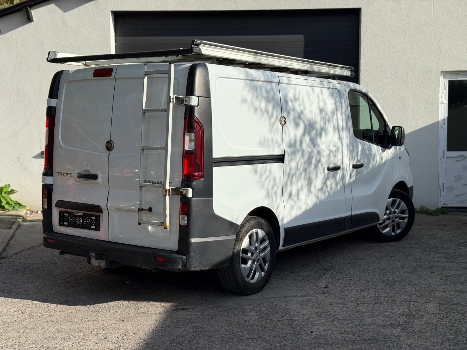RENAULT TRAFIC 2.0 DCI GRAND CONFORT L1H1170 CH EURO 6D, Autos, Achat, Entreprise, 5 portes, Diesel