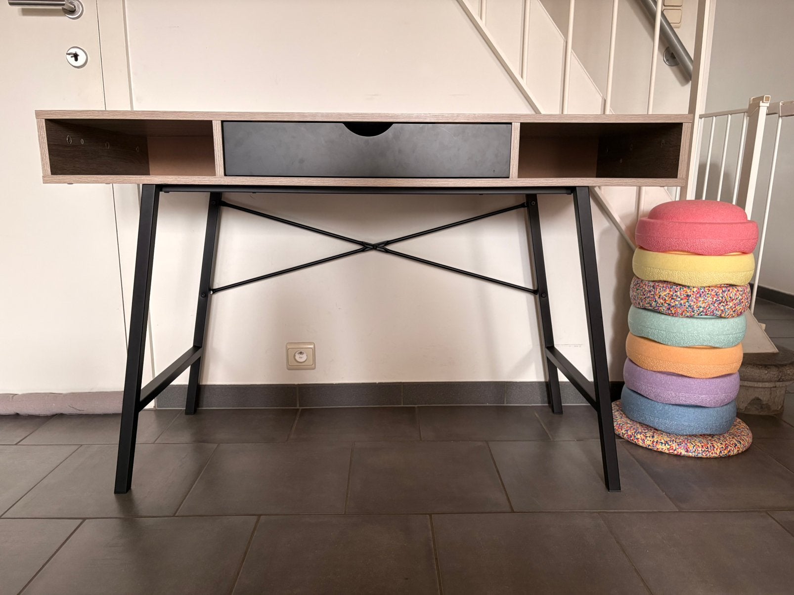 Bureau Jysk, Ophalen, Zwart
