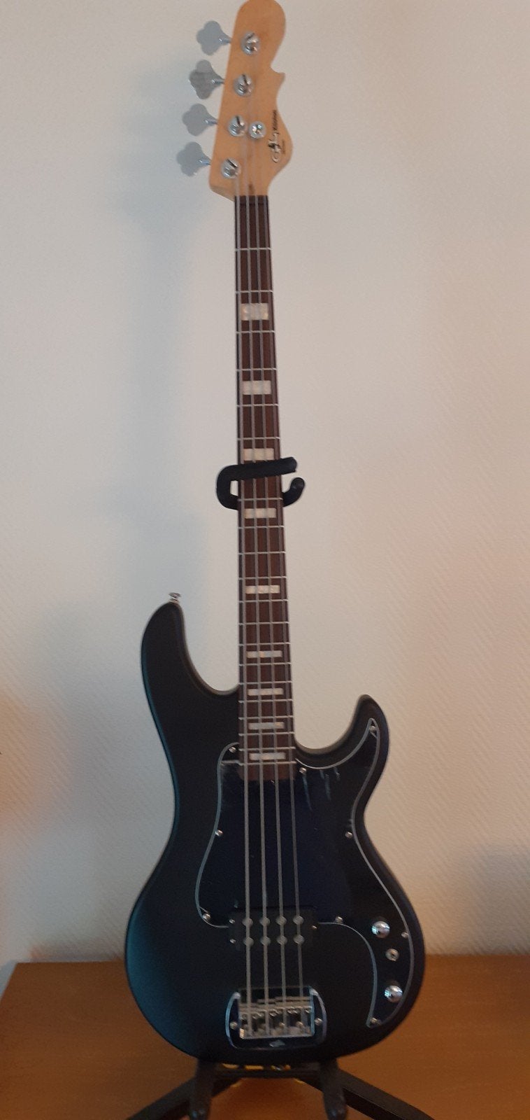 G&L Tribute Kiloton black frost, Enlèvement, Électrique
