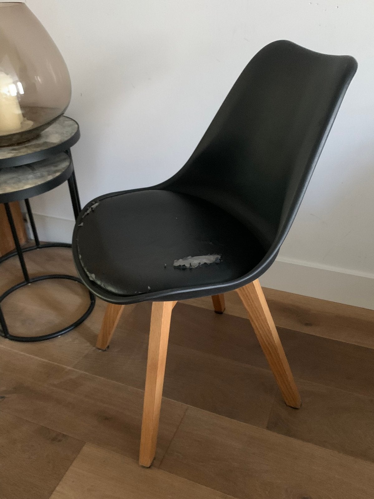6 zwarte stoelen met houten onderstel, Gebruikt, Zwart, Scandinavisch, Vijf, Zes of meer stoelen