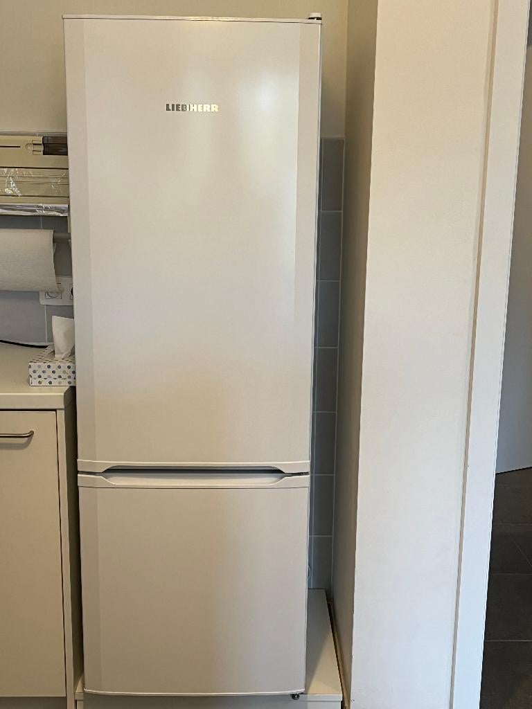 Liebherr Koelkast in nieuwstaat, Elektronische apparatuur, Koelkasten en IJskasten, Nieuw, Met aparte vriezer, 200 liter of meer