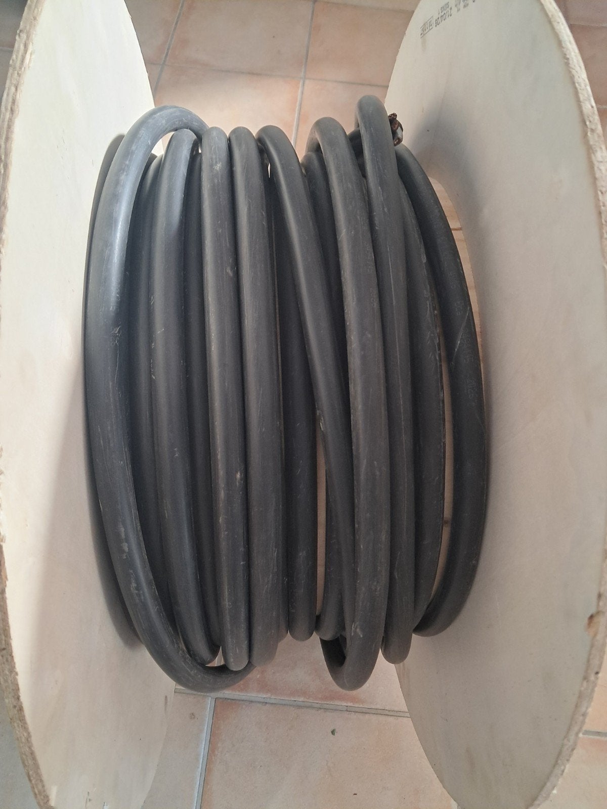 24 m de cable electrique pour allez aux pylone, Bricolage & Construction, Enlèvement