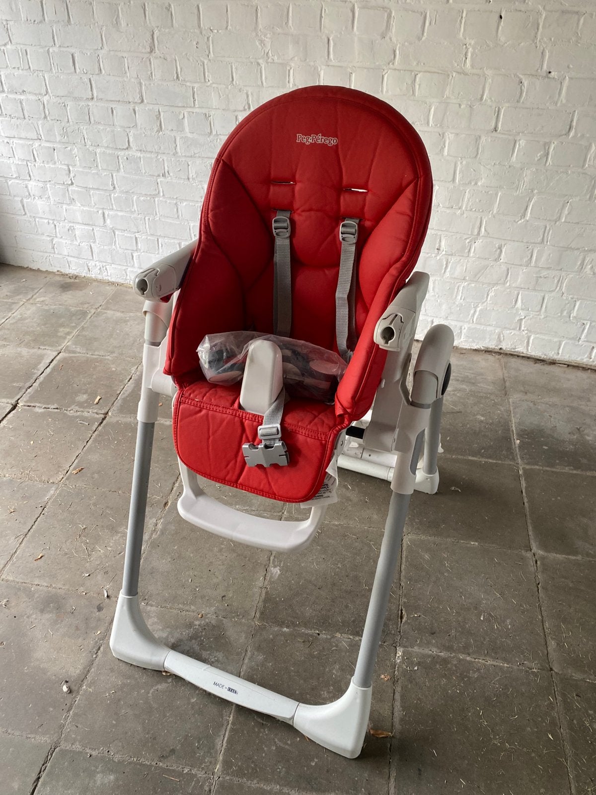 Peg Perego Prima Pappa Follow Me High Chair - Red, Kinderen en Baby's, Ophalen, Gebruikt, Inklapstoel, Gordel(s)