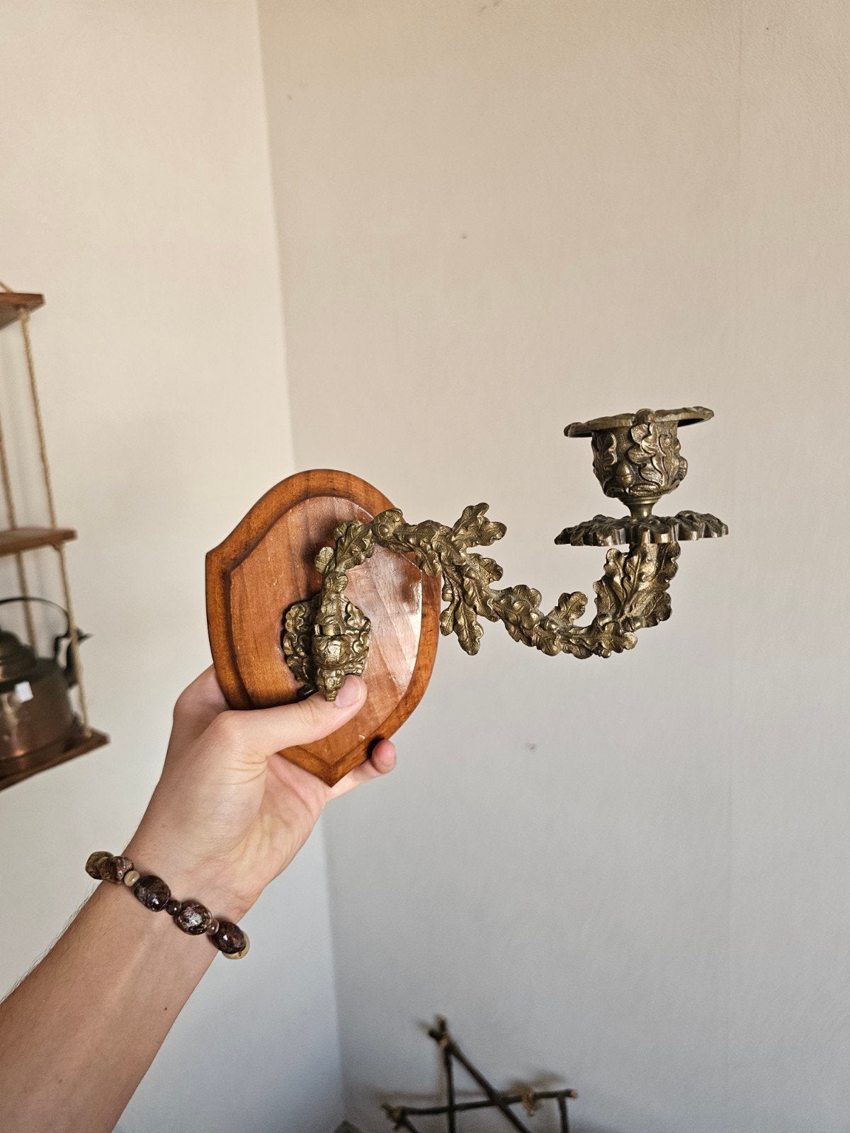 Metalen wandkandelaar, Ophalen