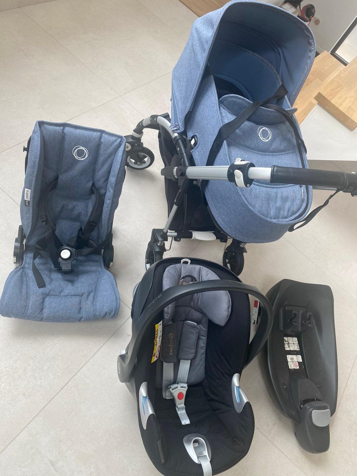 Poussette trio + base Idofix, Avec siège auto, Bugaboo, Comme neuf, Enlèvement