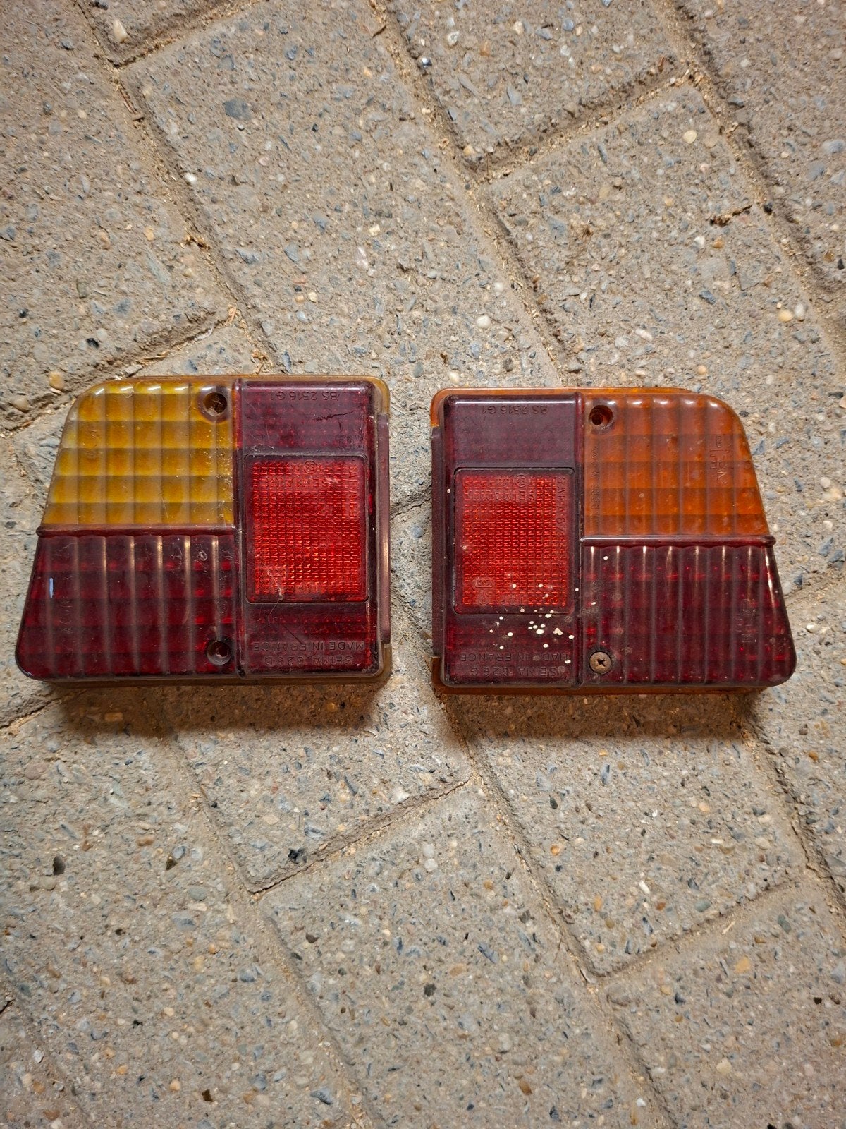 Kapjes voor achterlichten 2CV, Autos : Pièces & Accessoires, Éclairage, Enlèvement