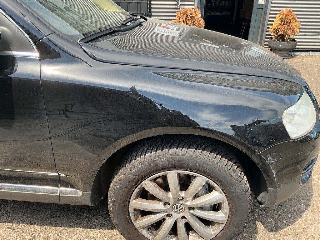 SPATBORD RECHTS VOOR Volkswagen Touareg (7LA / 7L6), Gebruikt, Volkswagen, Volkswagen AG, Spatbord