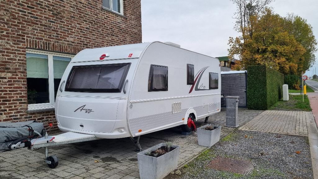 Burstner averso 465 top, Omvormbare zithoek, Rondzit, Ringverwarming, Particulier