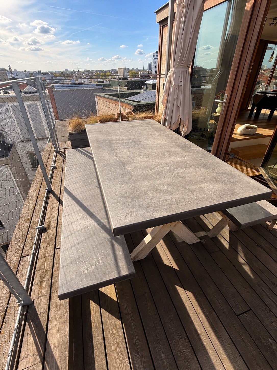 GRATUIT: Table et bancs jardin en fibre de ciment et acacia, Enlèvement, Utilisé, Autres matériaux