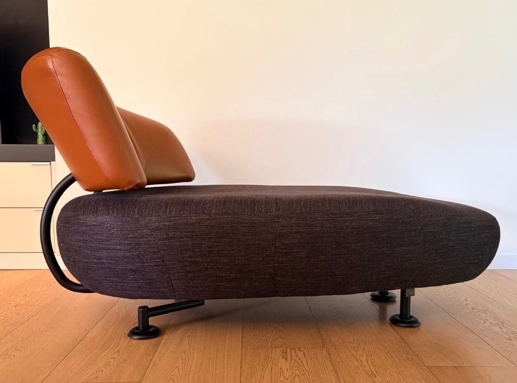 Chaise longue LEOLUX KIKKO, état neuf, Maison & Meubles, Canapés | Sofas & Chaises Longues, Comme neuf, Une personne, Cuir, Tissus