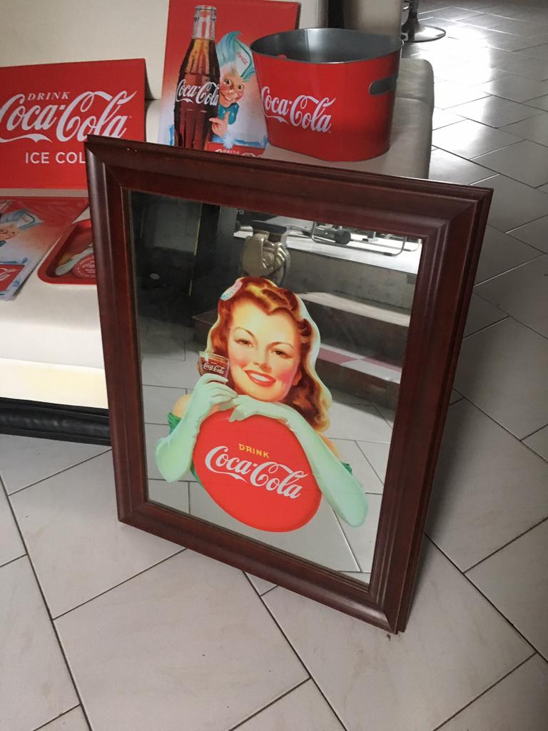cadre miroir coca cola, Collections, Enlèvement
