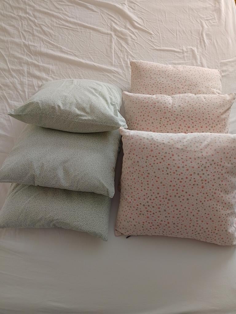 6 coussins (2motifs/couleurs différents) 35 x 35 cm, Enlèvement ou Envoi, Comme neuf, Rose, Carré