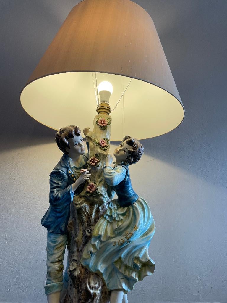 Capodimonte - Figurine tafel lamp, Enlèvement