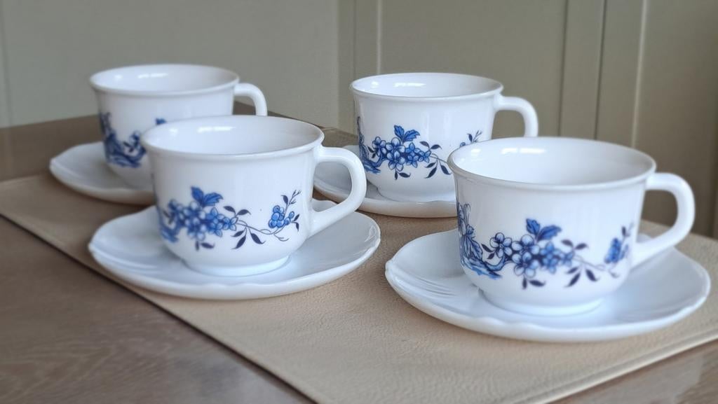 Set van 4 koffietasjes van Arcopal, Ophalen of Verzenden
