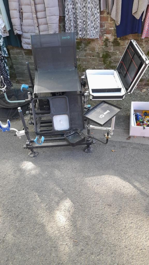 chaise de pêche Sensas et valise, Enlèvement, Utilisé