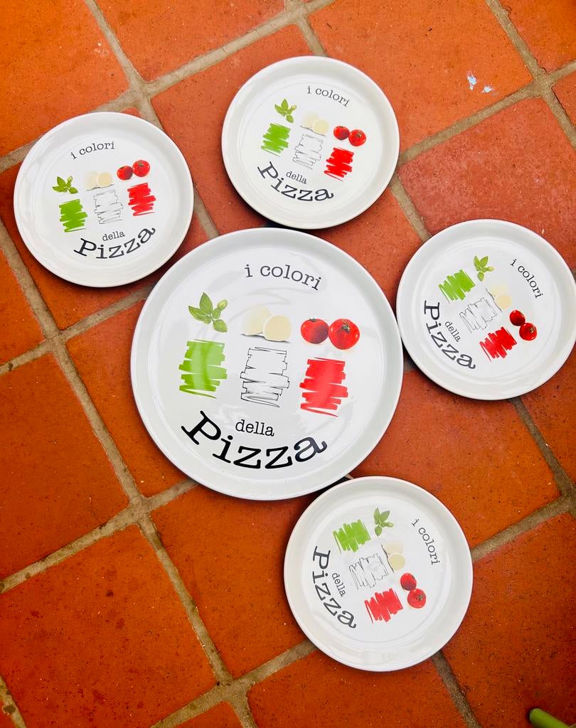 Assiettes à pizza et plateau, Maison & Meubles, Comme neuf, Assiettes(s)