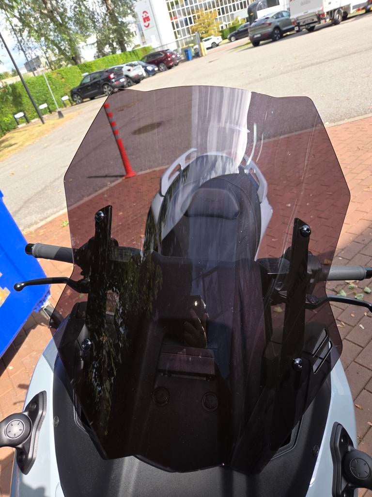 Bulle T-max 560 2025 tout neuf juste un ptit coup voir photo