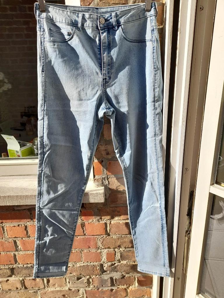 Jeans taille haute bleu pour femmes de la marque Jeggings H&, W28 - W29 (confection 36), H&M, Enlèvement ou Envoi, Porté