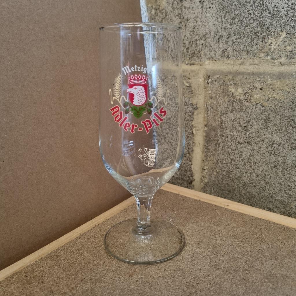 Verre Metziger Adler - Pils (modèle 1), Collections, Enlèvement ou Envoi, Utilisé, Verre ou Verres, Autres marques