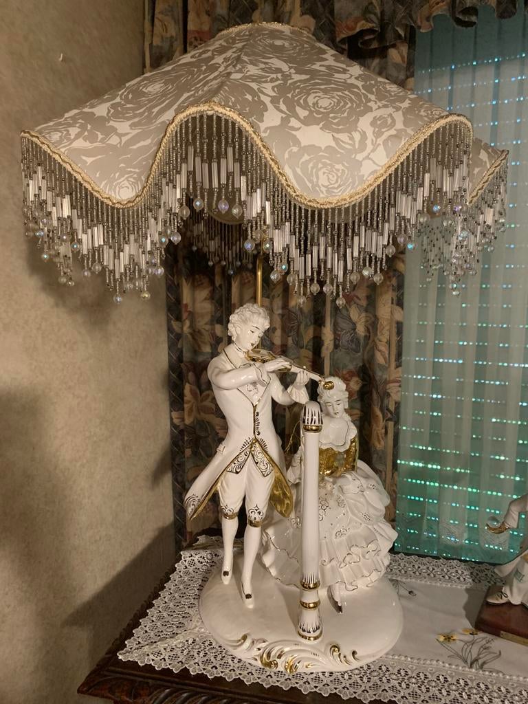 Porseleine lamp, Ophalen
