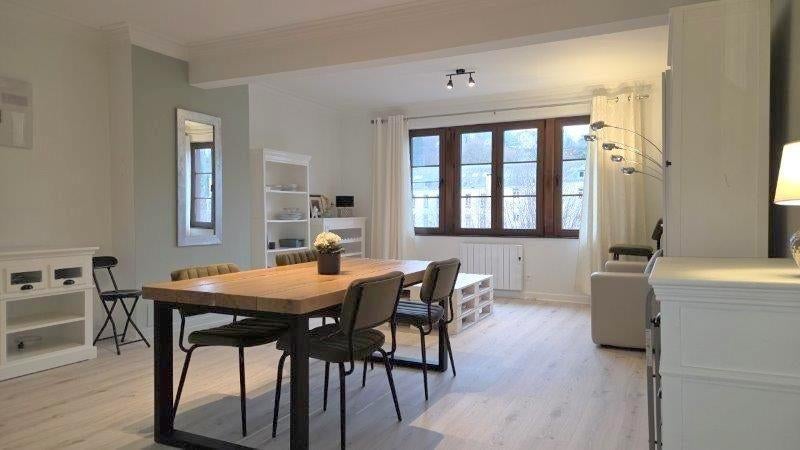 BOUILLON : bel appartement rénové avec vue sur la Semois., 164 kWh/m²/an, 65 m², 1 pièces, Jusqu'à 200 m²