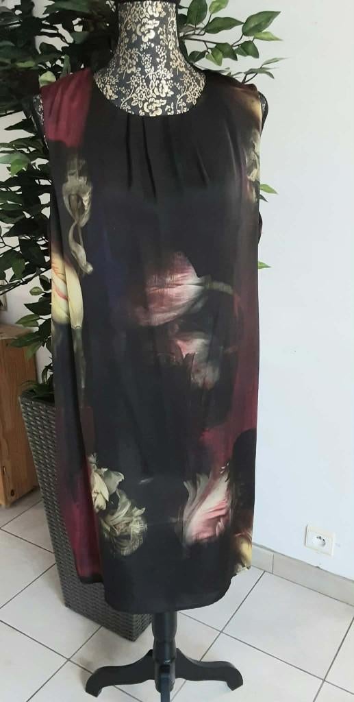 Robe  taille 42, Vêtements | Femmes, Robes, Enlèvement ou Envoi, Your sixth sense, Sous le genou, Noir