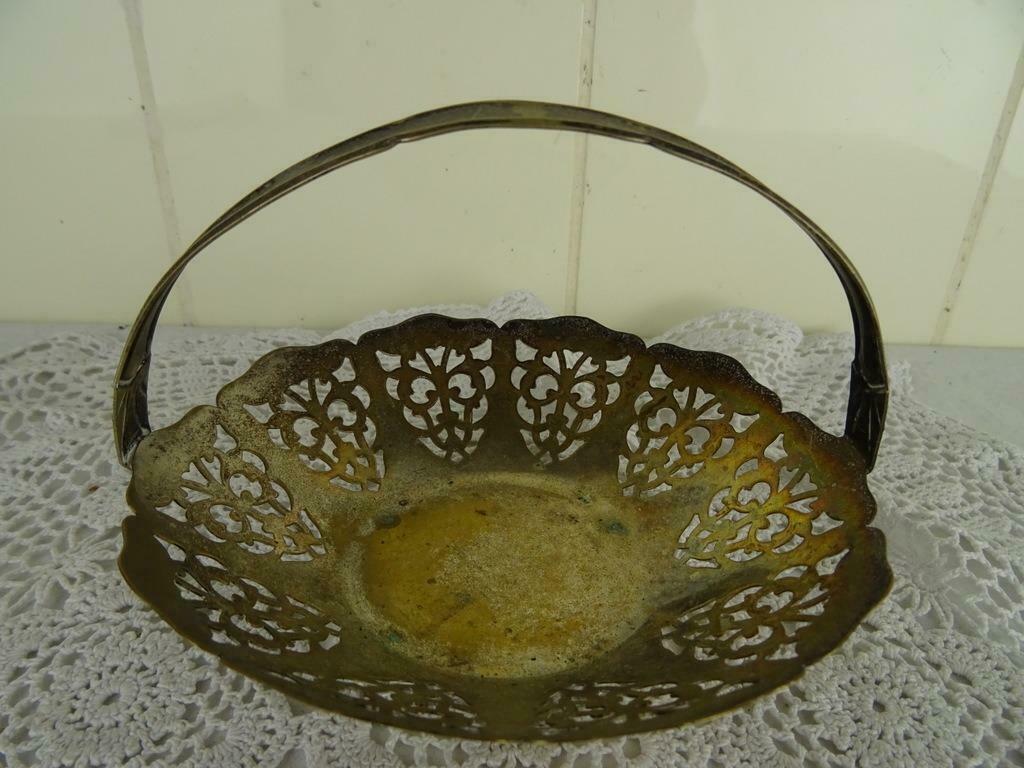 Plat de bibelots ancien métal argenté antique curiosa kunst, Enlèvement ou Envoi