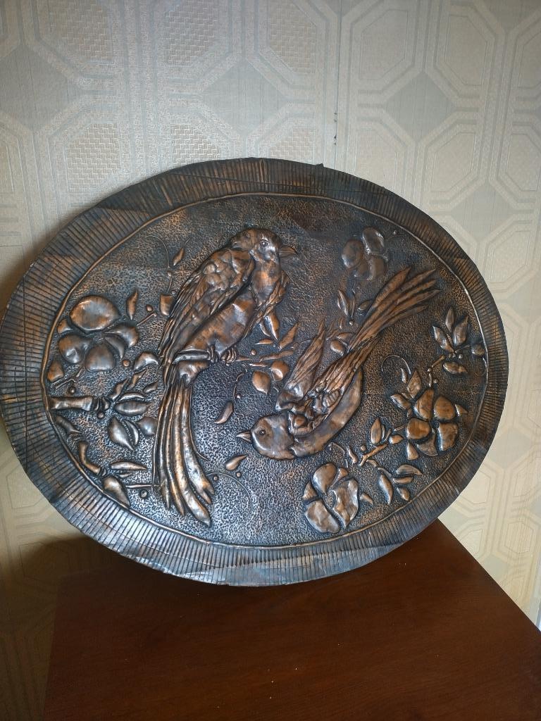 Plaque cuivre repoussé oiseaux., Antiquités & Art, Enlèvement, Cuivre