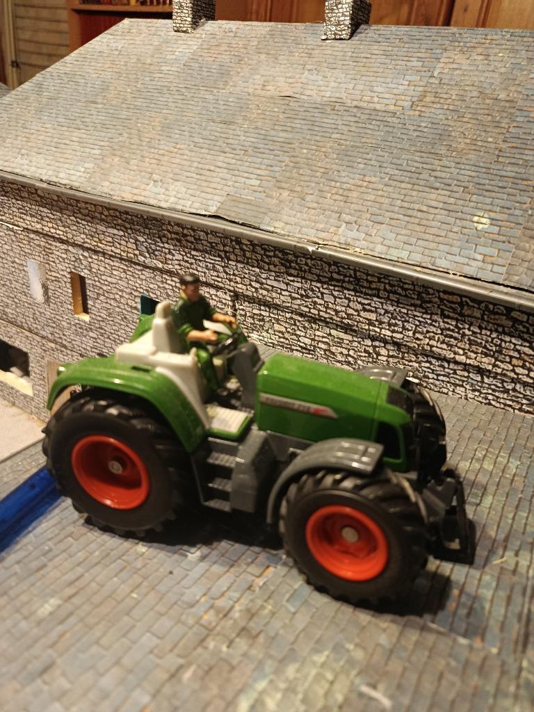 Tracteur Fendt Favorit 716 Vario Siku avec conducteur, Hobby & Loisirs créatifs, Voitures miniatures | 1:32, Utilisé, Tracteur et Agriculture