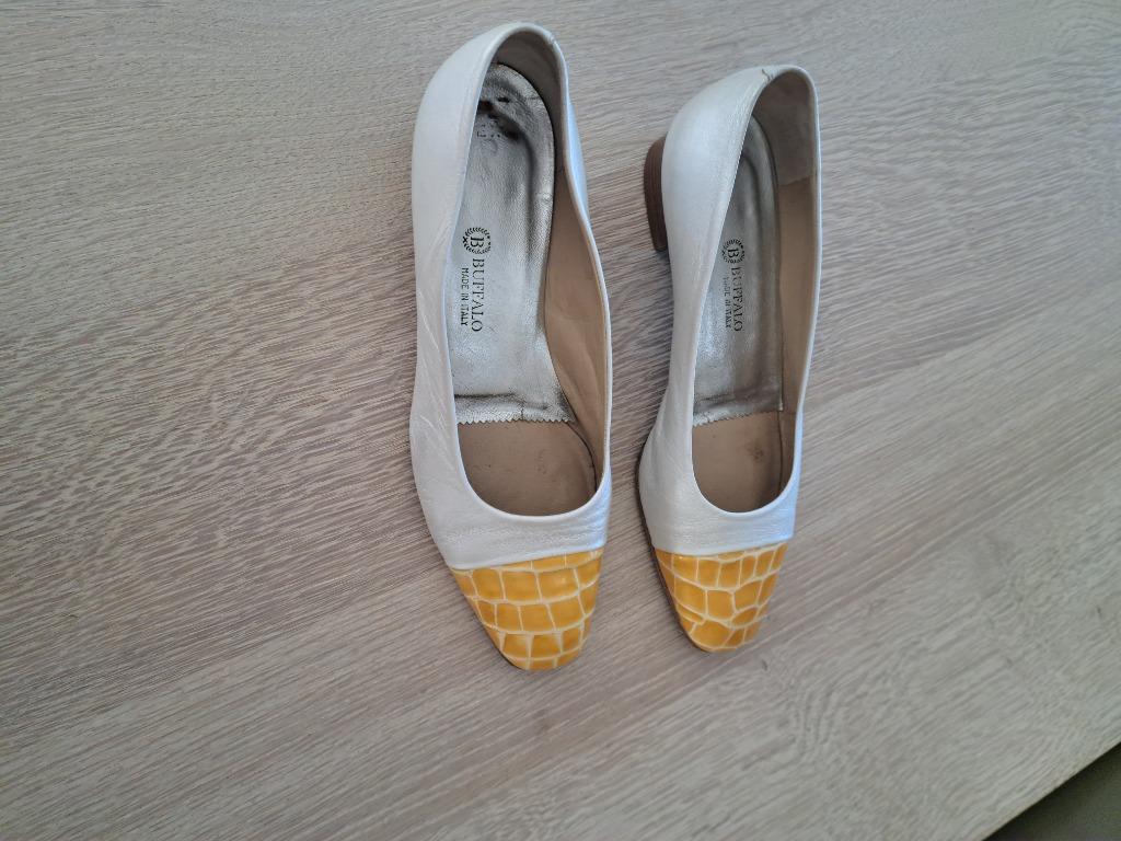 Dames schoenen, Pumps, Wit, Ophalen of Verzenden, Zo goed als nieuw